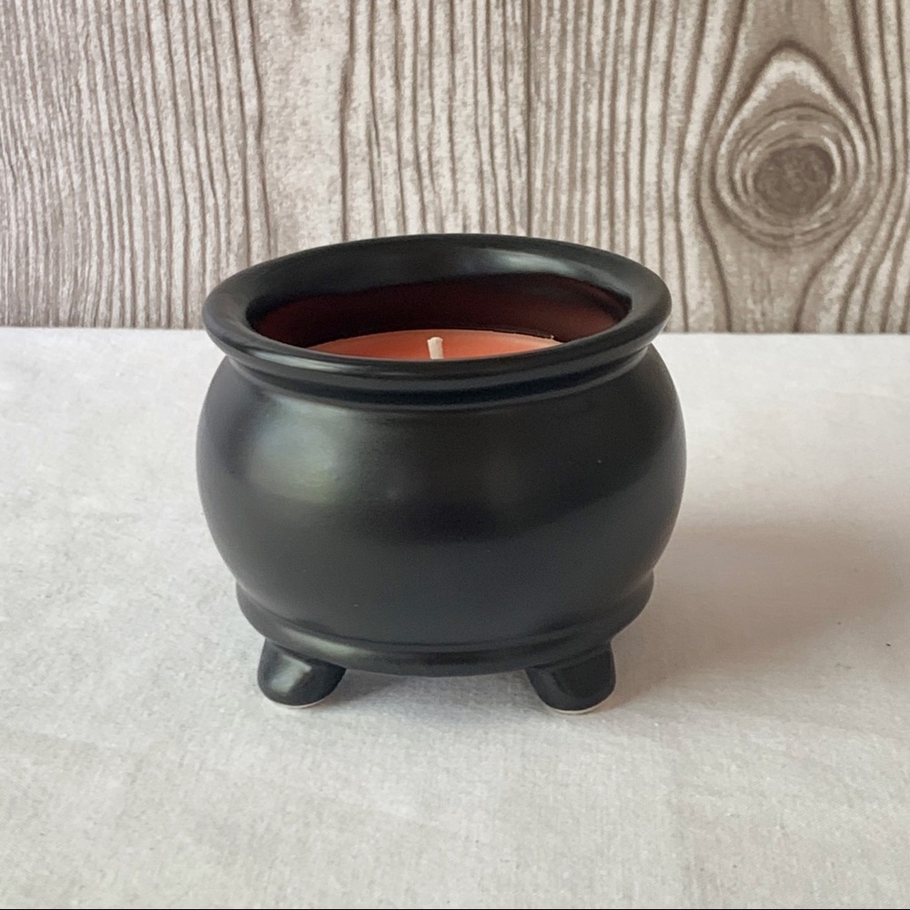 NWT🧙Hocus Pocus Black Cauldron Candle - Picture 9 of 9